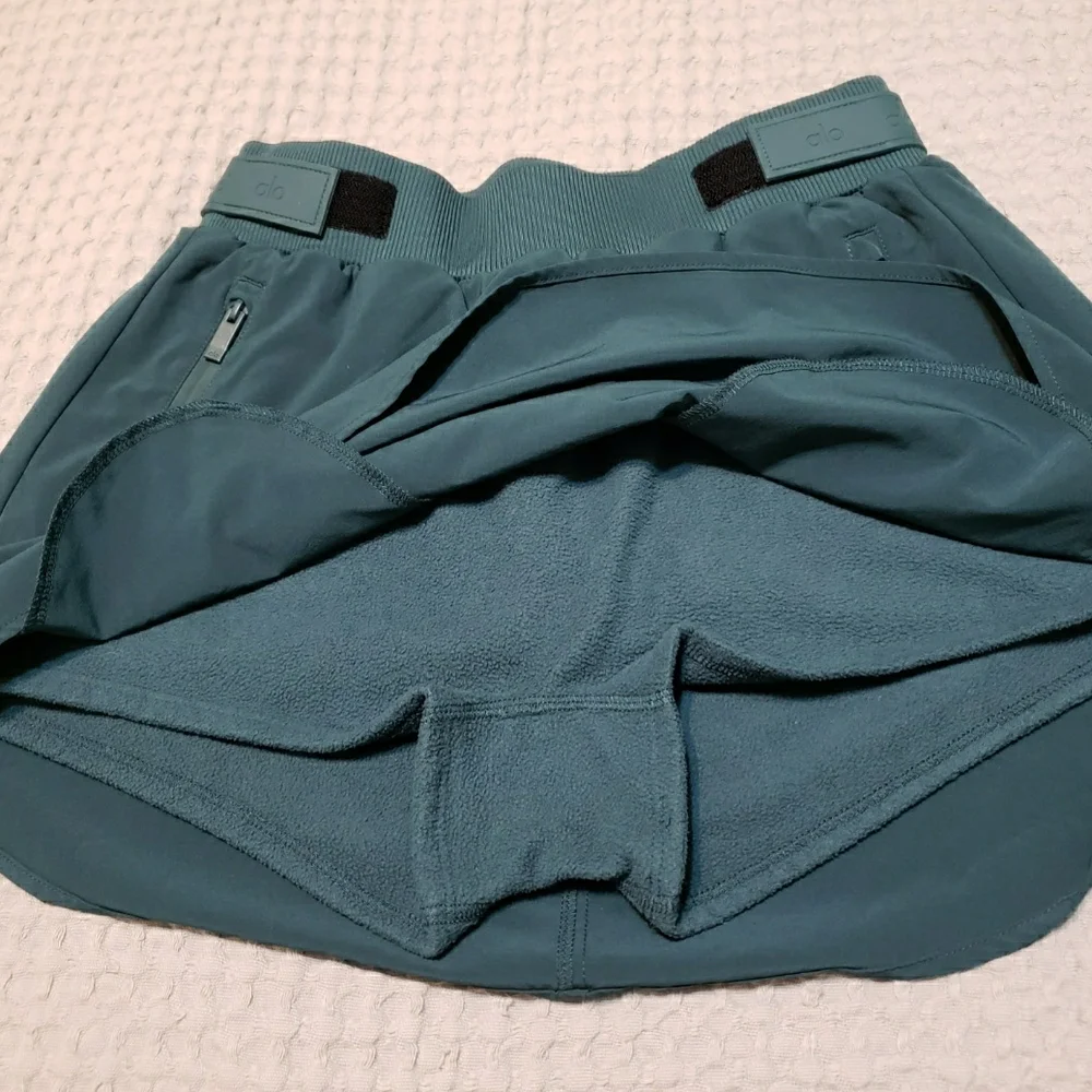 Alo Yoga Midnight Green Fleece-Lined Active Mini Skort w/ Zip Pockets Size XS